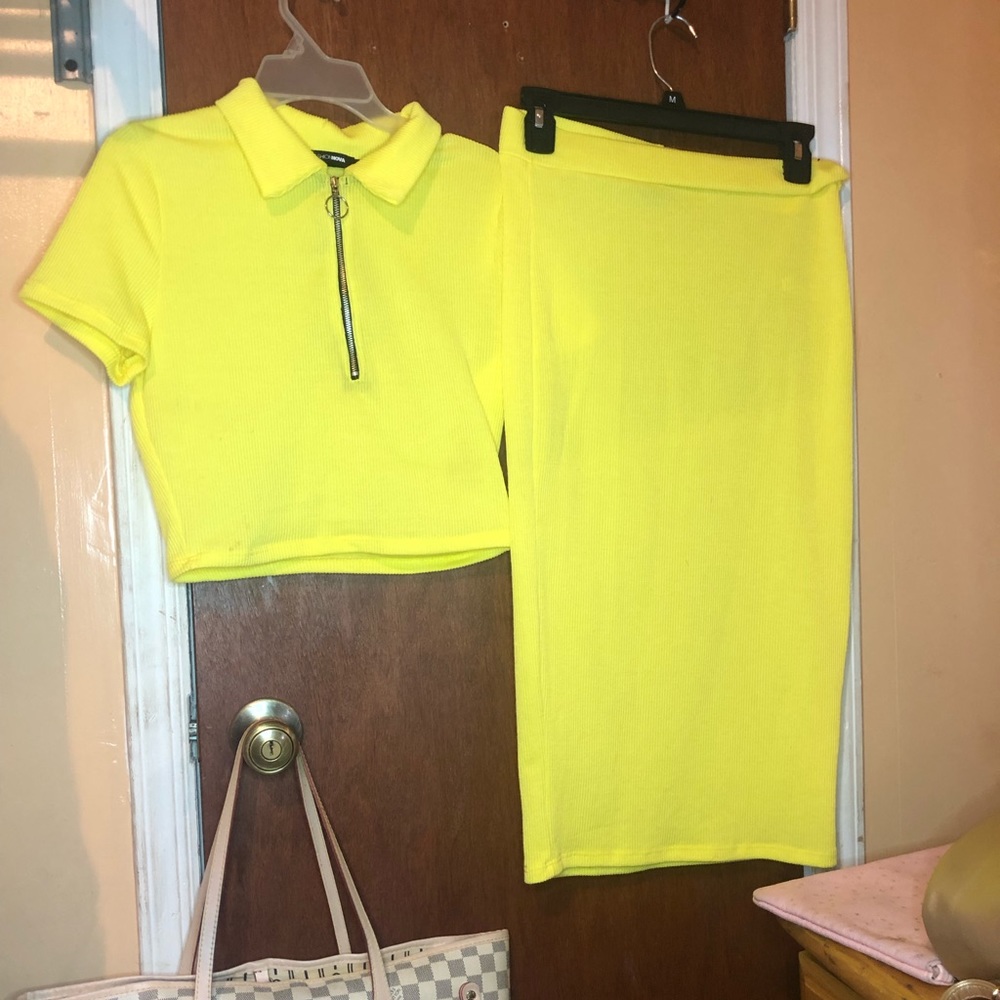 NEVER WORN!Fashion nova yellow matching set(L)